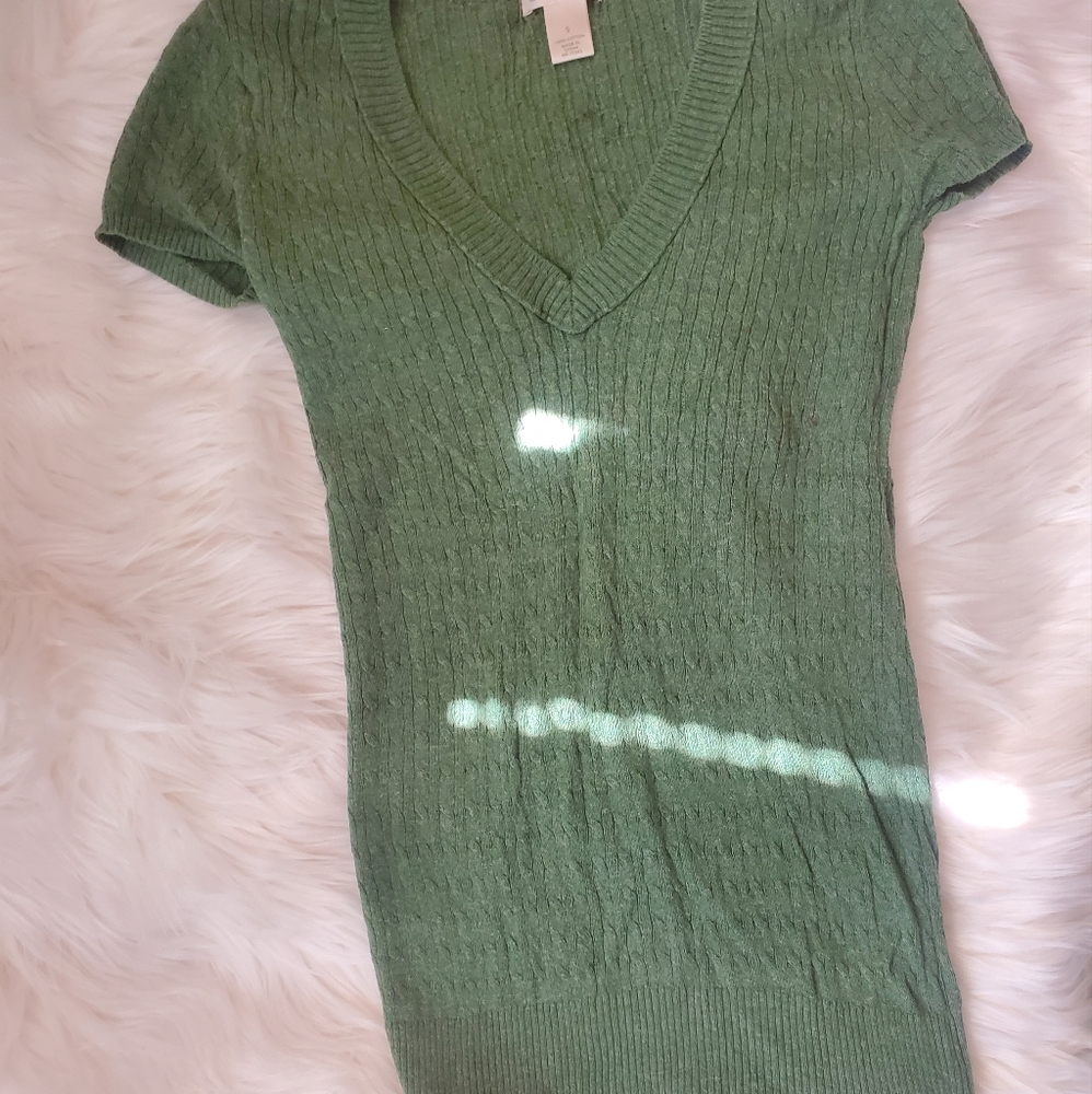 Green Short Sleeved V Neck Sweater
